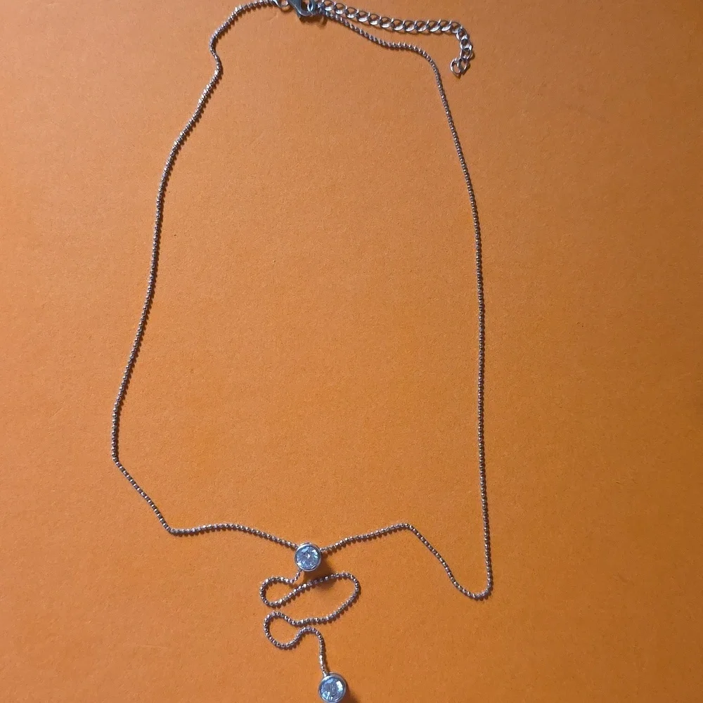 925 Elegant Silver Necklace with Crystal Accents - Picture 4 of 4